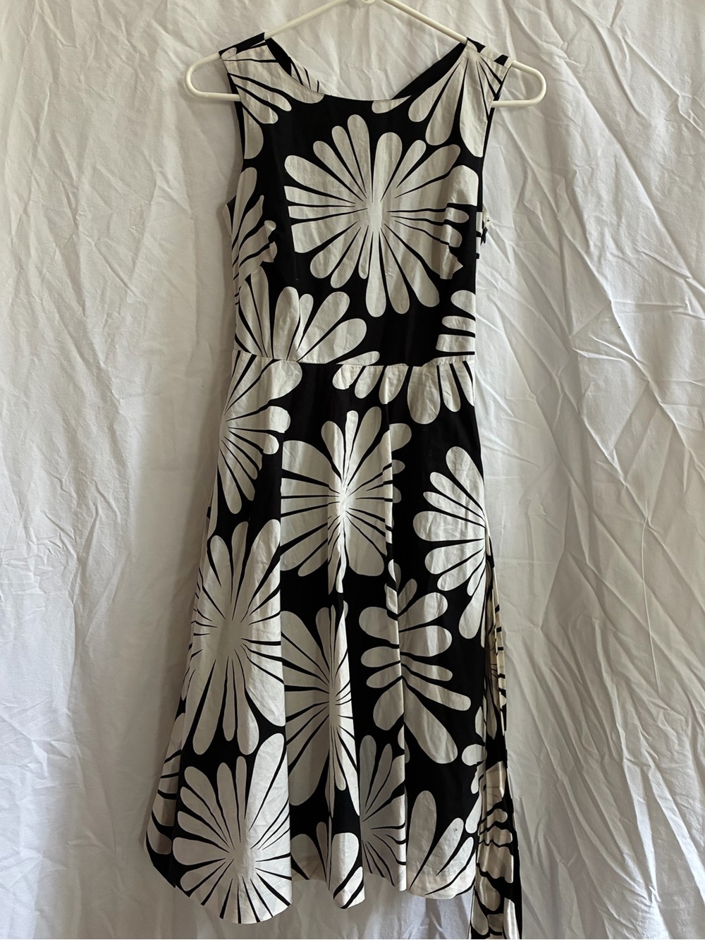 International Concepts black and white floral dress - Picture 3 of 5